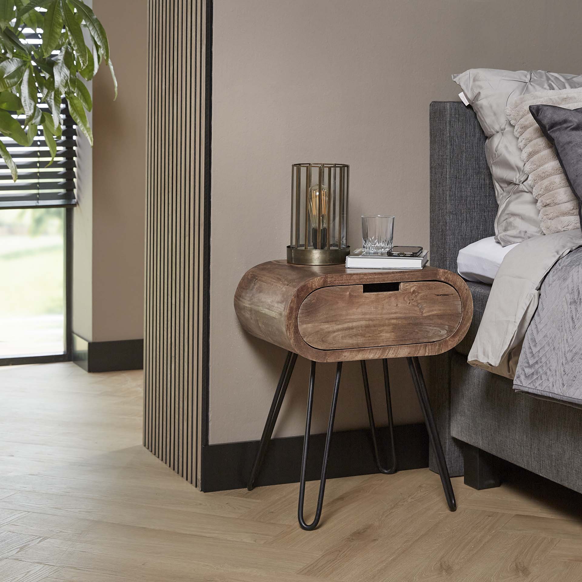 Nachttisch Barrel 50 cm mir 1 Schublade aus Mangoholz