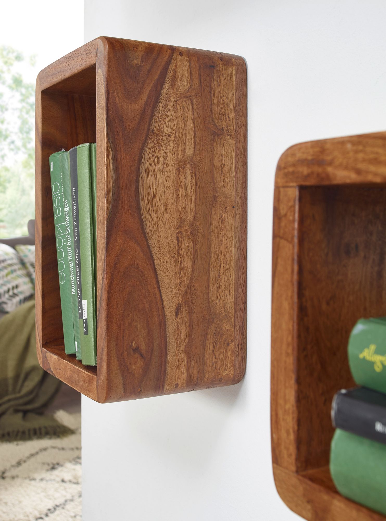 38527-WOHNLING-3er-Set-Wandregale-BOHA-Massivholz-Sheesham-Holzregal-Landhaus-Stil-Haengeregal-Echt-Holz-Wandboard-Natur-Produkt-Wandregal--Haengeregal--Regal--Turmregal--Cube--Buecherr_5.jpg
