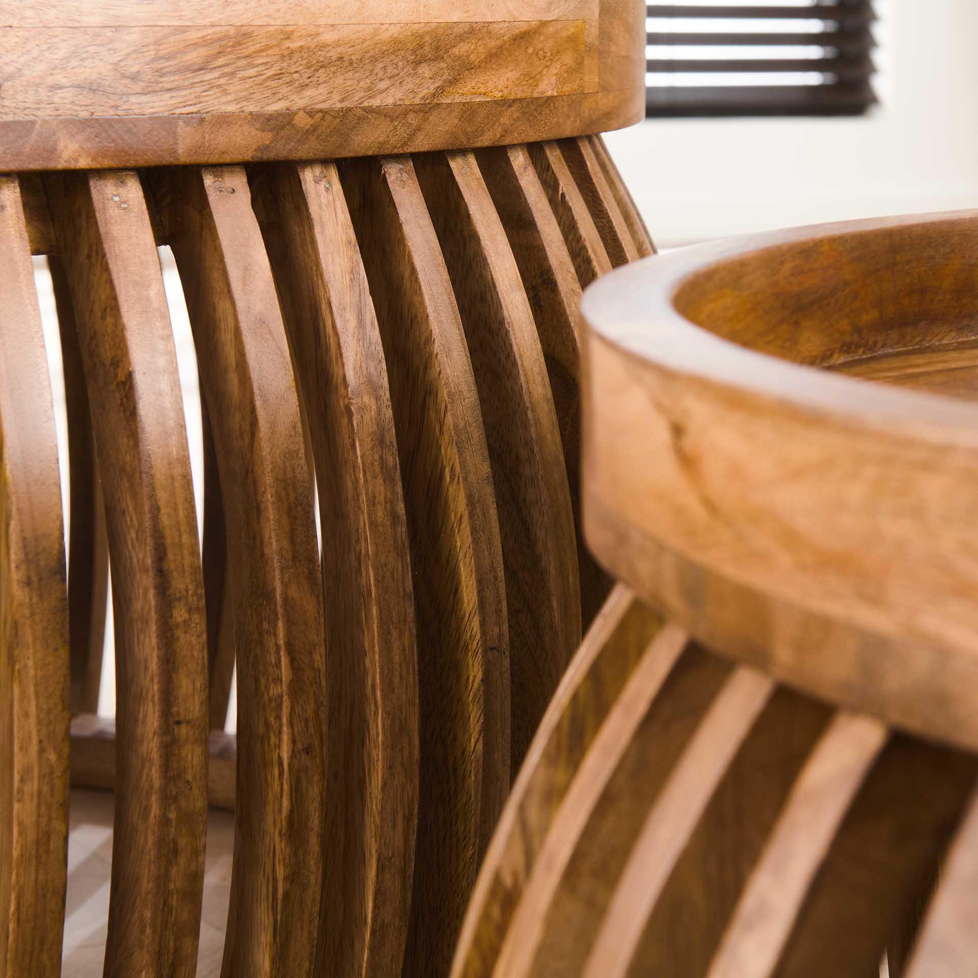 2399_16ZA_5 Design Couchtisch 2er Set Rund CURVE Mangoholz