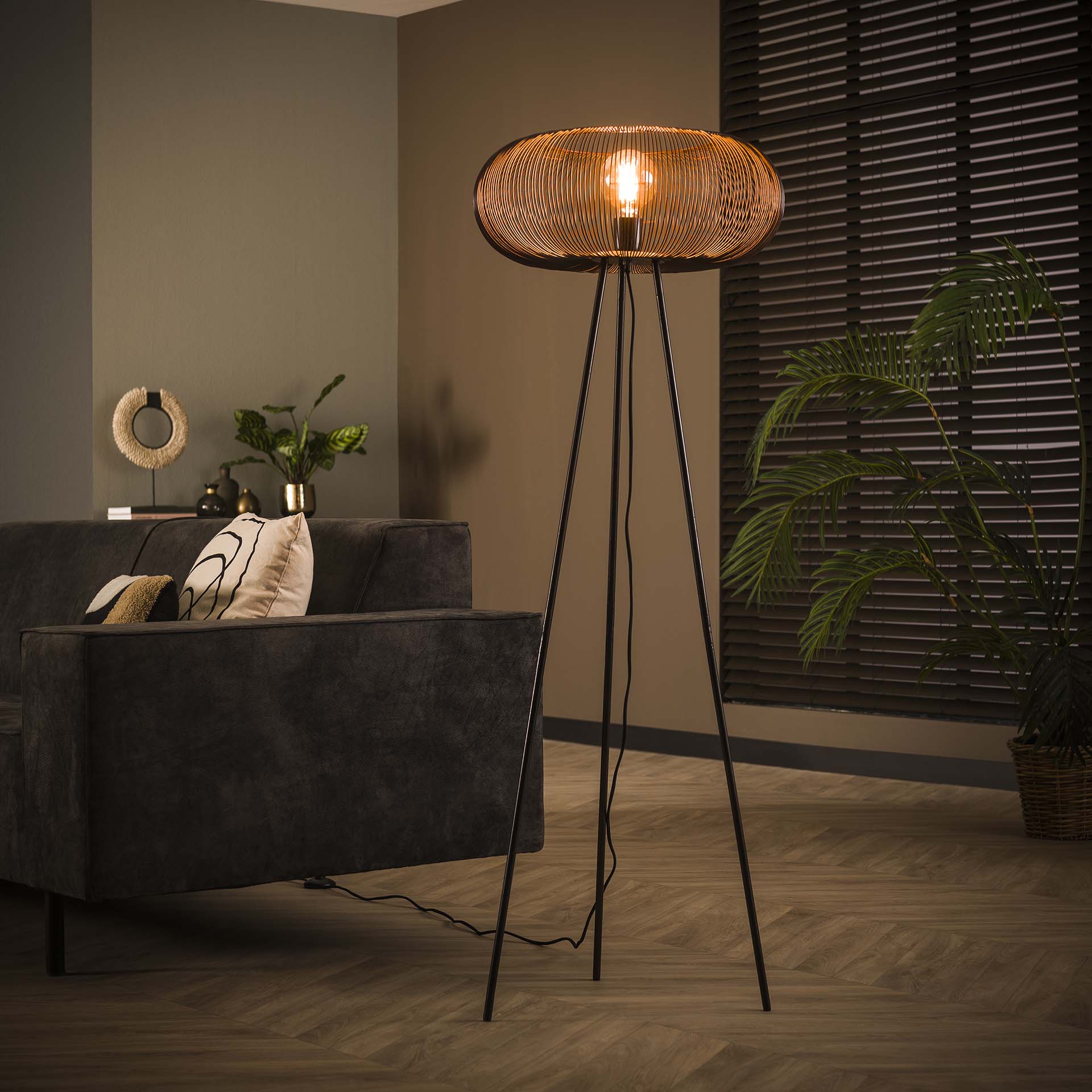 Design Stehlampe copper twist / Schwarz Nickel