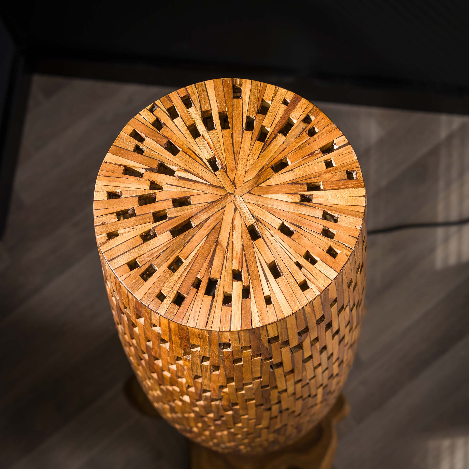 Design Stehleuchte PARI M 145 cm aus Teakholz Kopie