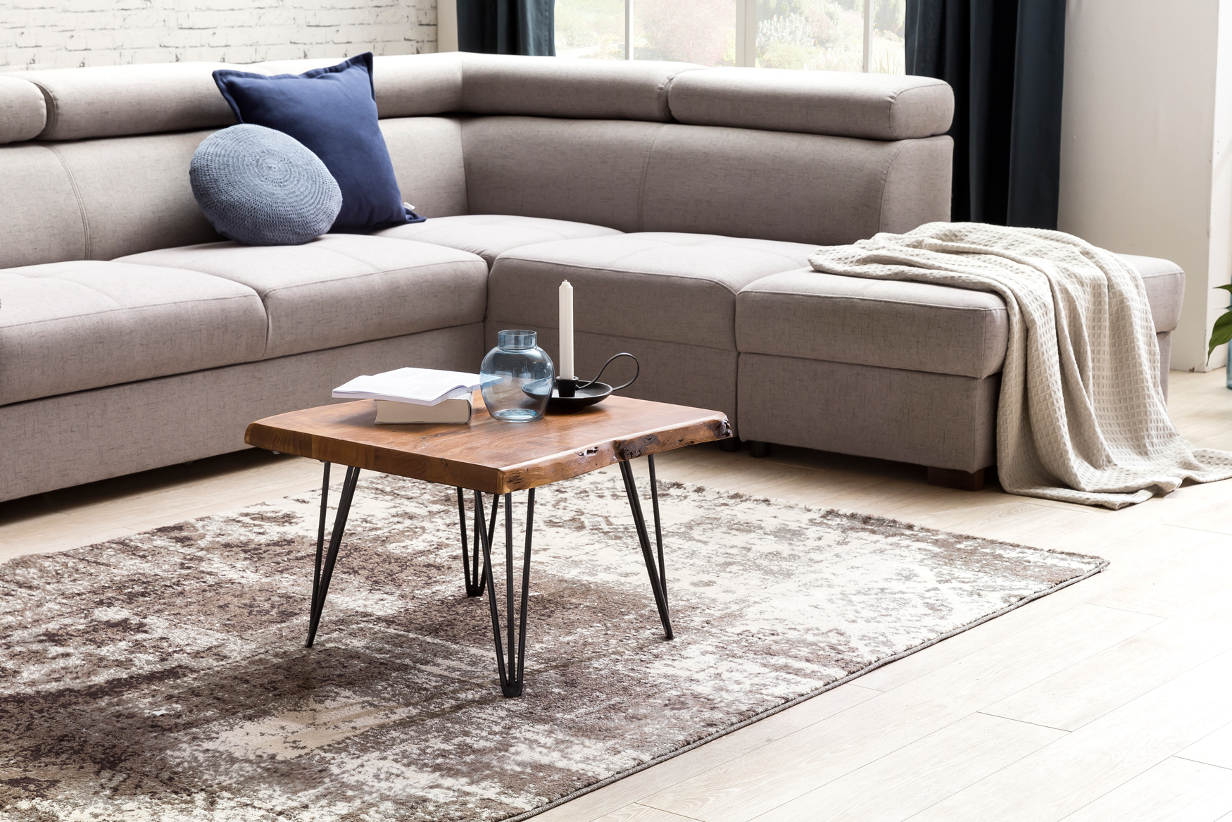 44763-WOHNLING-Couchtisch-Sheesham-56x56x38-cm_1.jpg