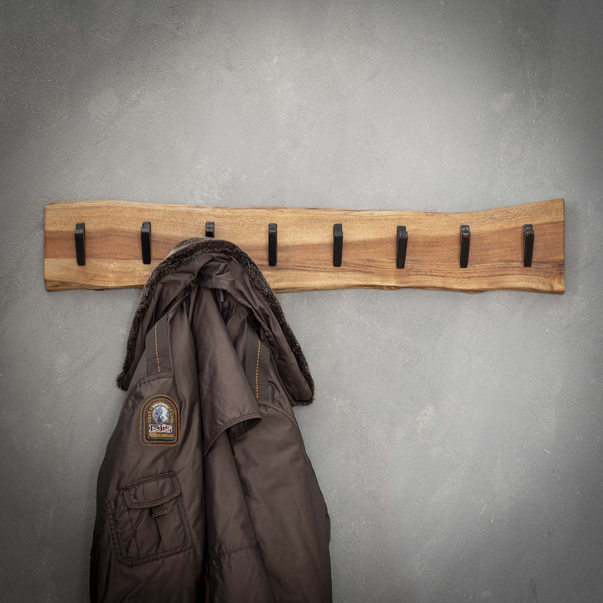 Design Garderobe Edge 8 Haken Akazie massiv natur 90 cm