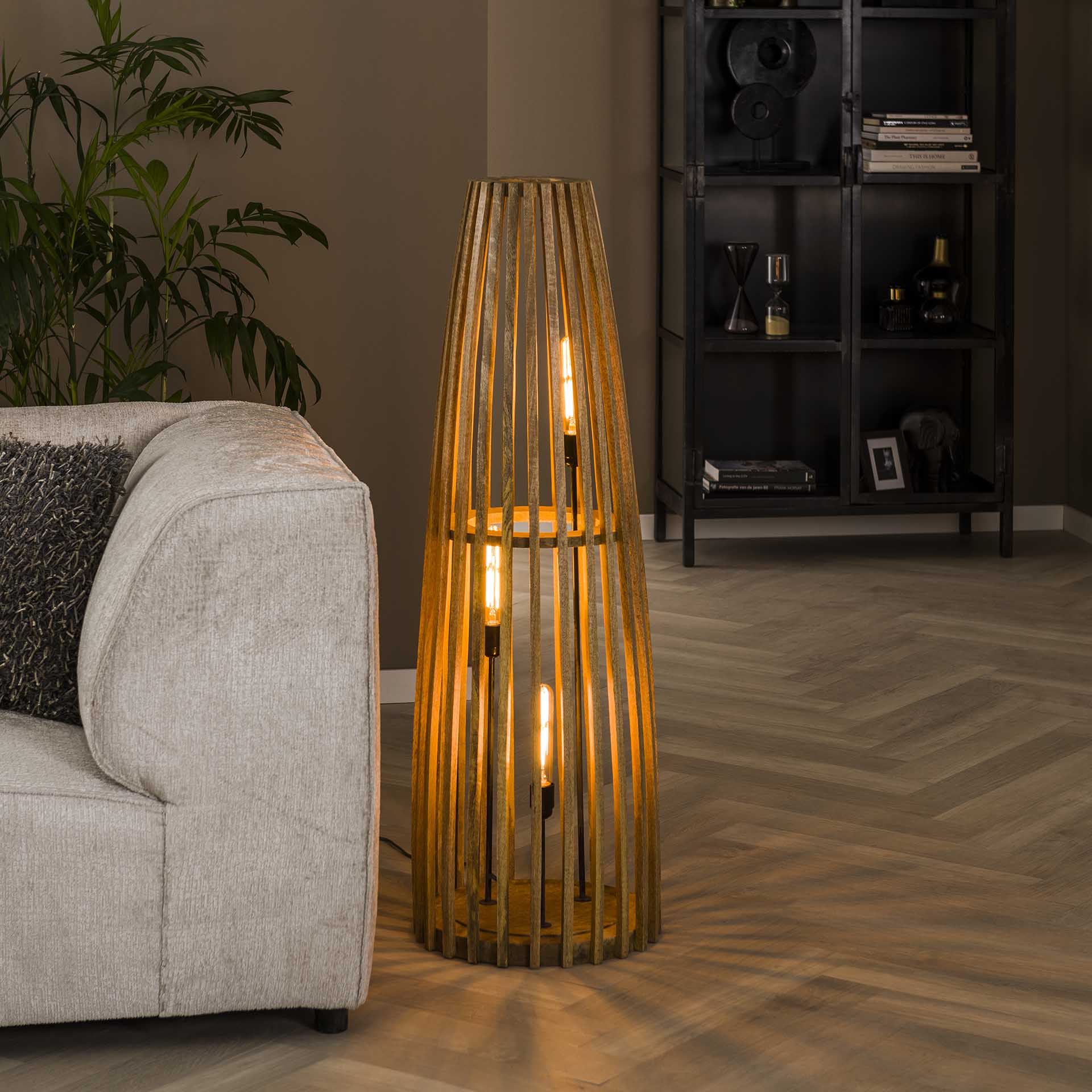 Design Stehlampe LAUNCH / Massiv mango naturel E27