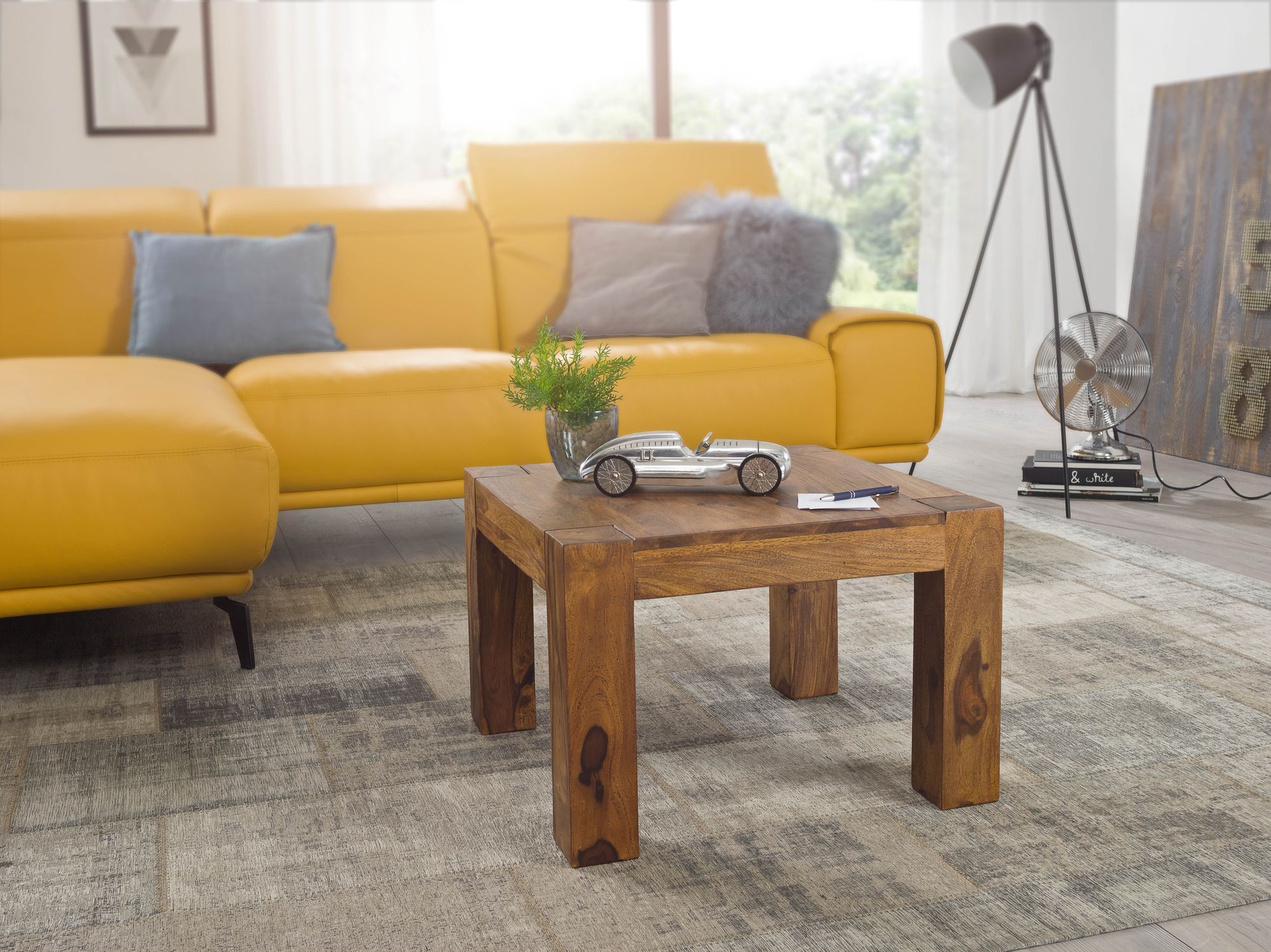 31318-WOHNLING-Couchtisch-MUMBAI-Massiv-Holz-Shee_1.jpg