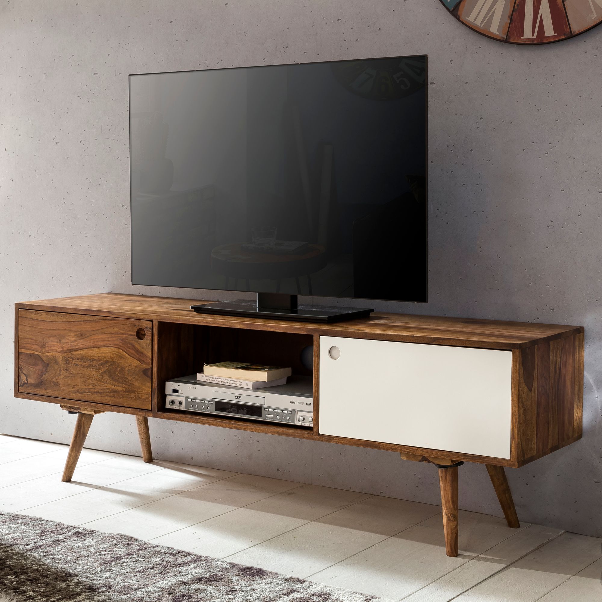 41916-WOHNLING-TV-Lowboard-REPA-140-cm-Massiv-Hol_1.jpg