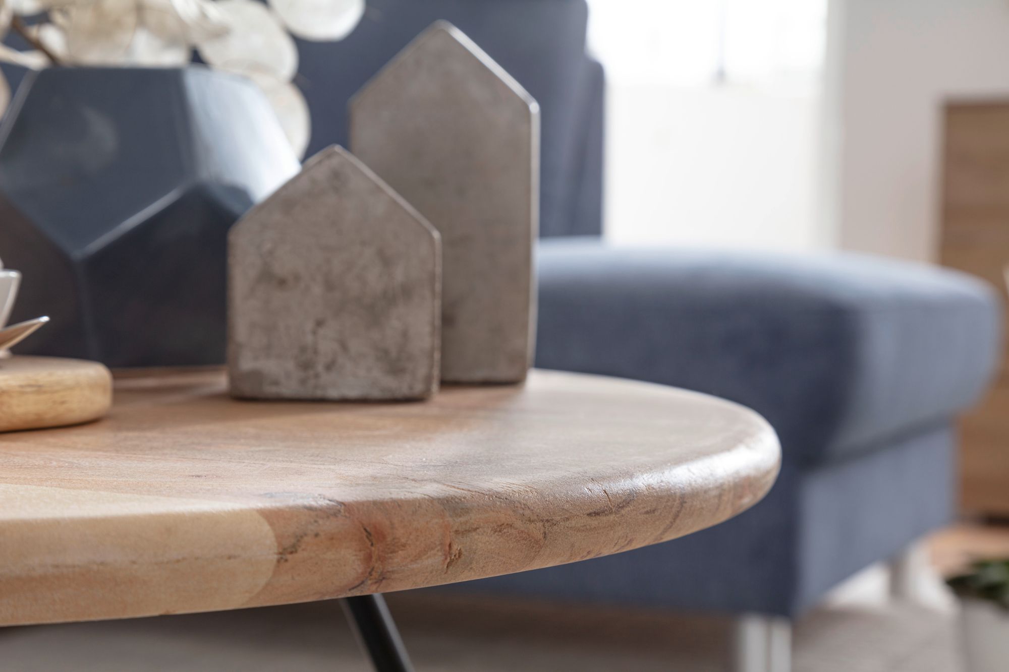 52014-----WOHNLING-Couchtisch-Akazie-Massivholz-60x60x40-cm-Sofatisch-Rund---Stubentisch-Holz-und-Metall---Wohnzimmertisch-mit-Edelstahlbeinen-braun-er-sofa-tische-massiv-e-wohnzimmer-t_4.jpg