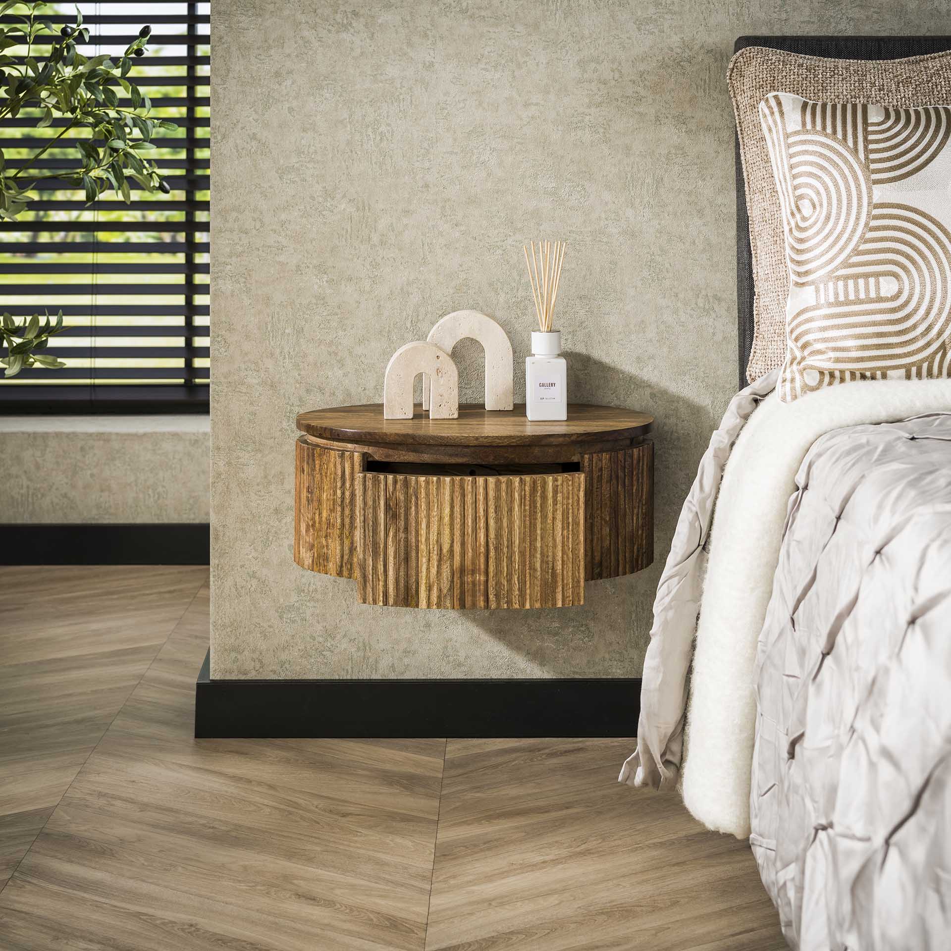 Wave Round Nachttisch 50cm aus nachhaltigem Mangoholz – Wandmontage & Wellendesign
