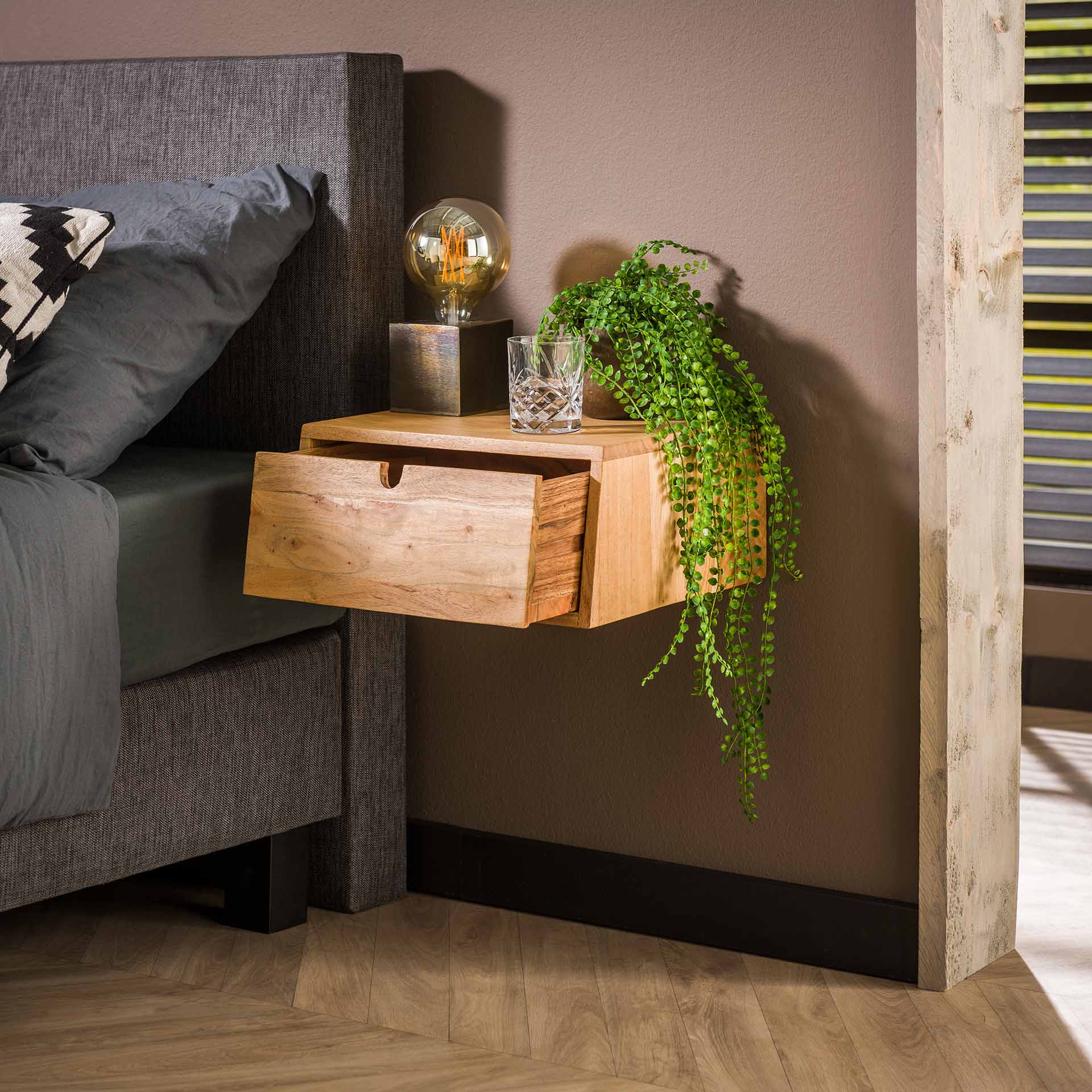 Nachttisch HOVER Akazienholz mit 1 Schublade