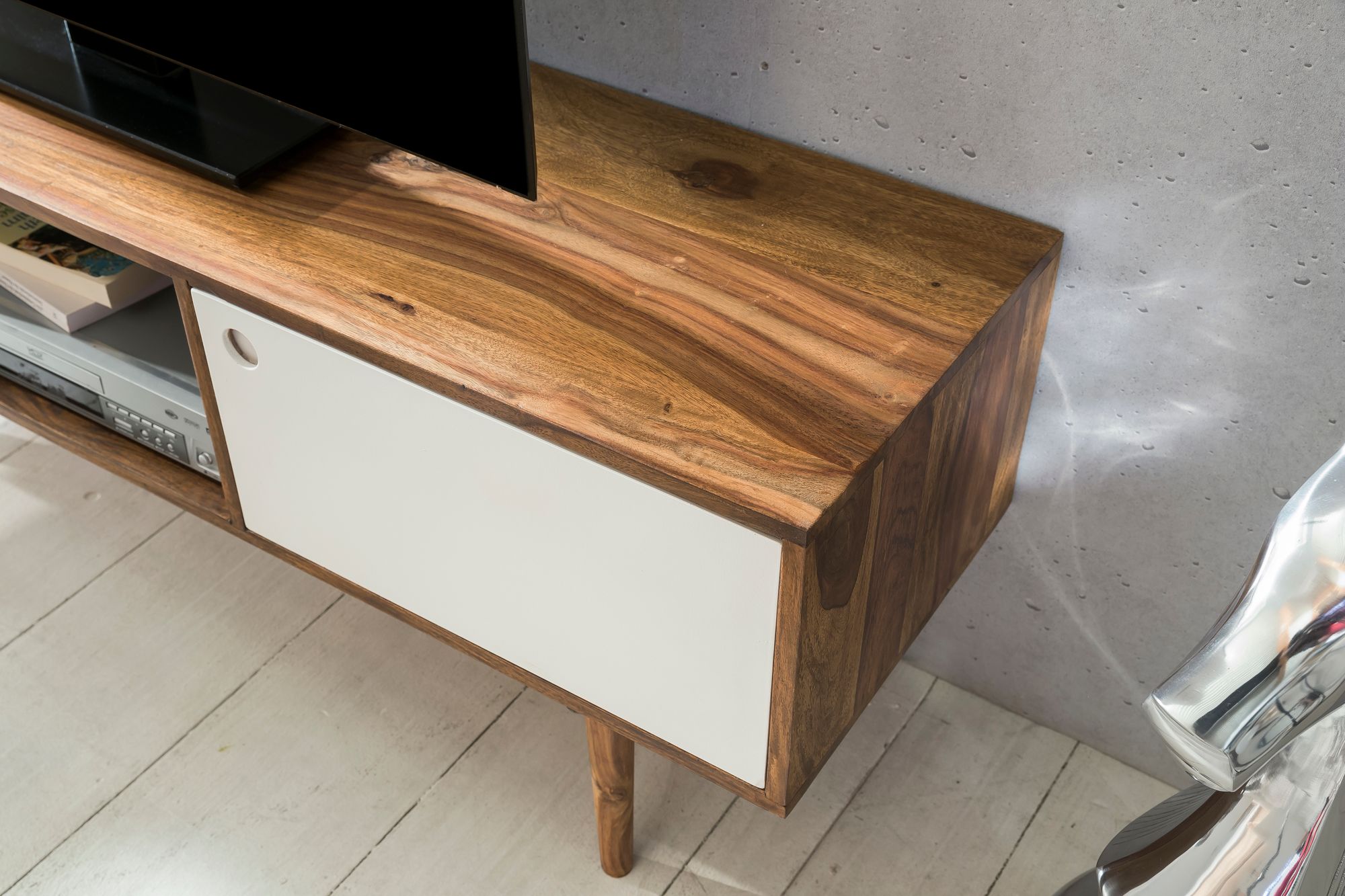 41916-WOHNLING-TV-Lowboard-REPA-140-cm-Massiv-Hol_5.jpg