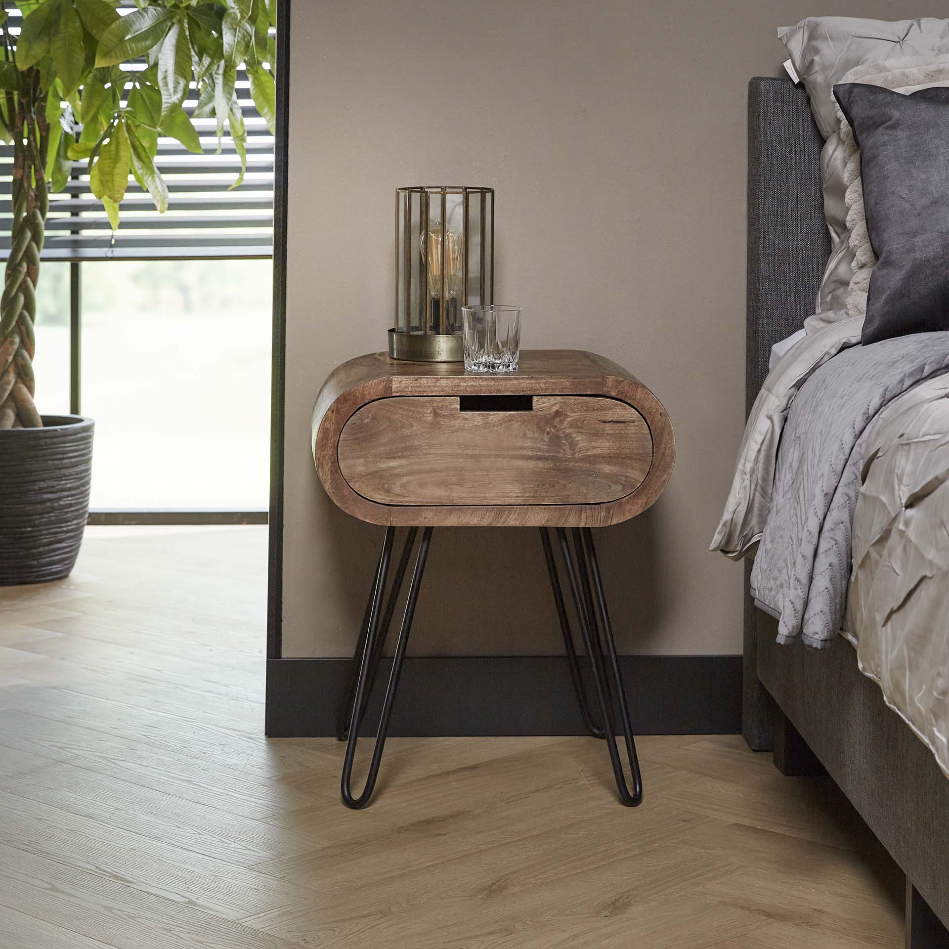 Nachttisch Barrel 50 cm mir 1 Schublade aus Mangoholz