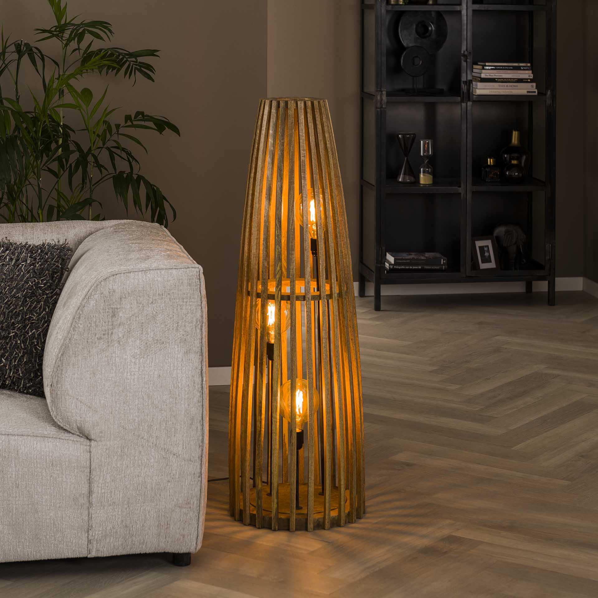 Design Stehlampe LAUNCH / Massiv mango naturel E27