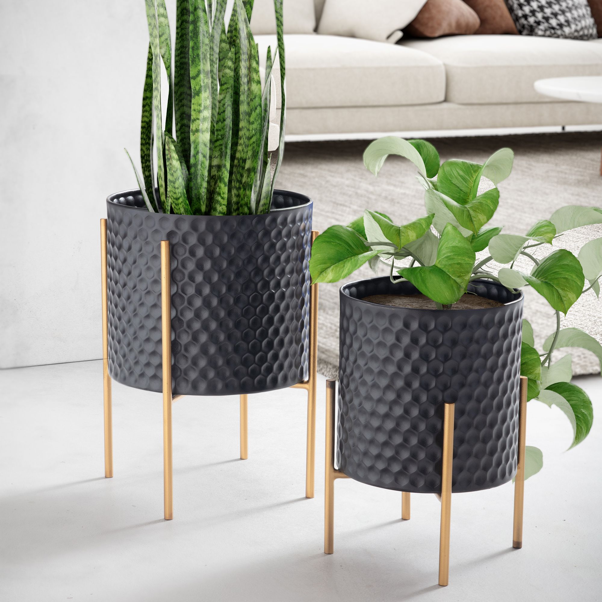 86465-WOHNLING-Blumentopf-2er-Set-Metall-Pflanzkuebel-Schwarz---Gold-mit-Fuessen---Design-Pflanzenkuebel-Rund-Indoor---Blumenkuebel-Pflanzgefaess-mit-Waben-Muster-in-3D------------Saks-_4.jpg