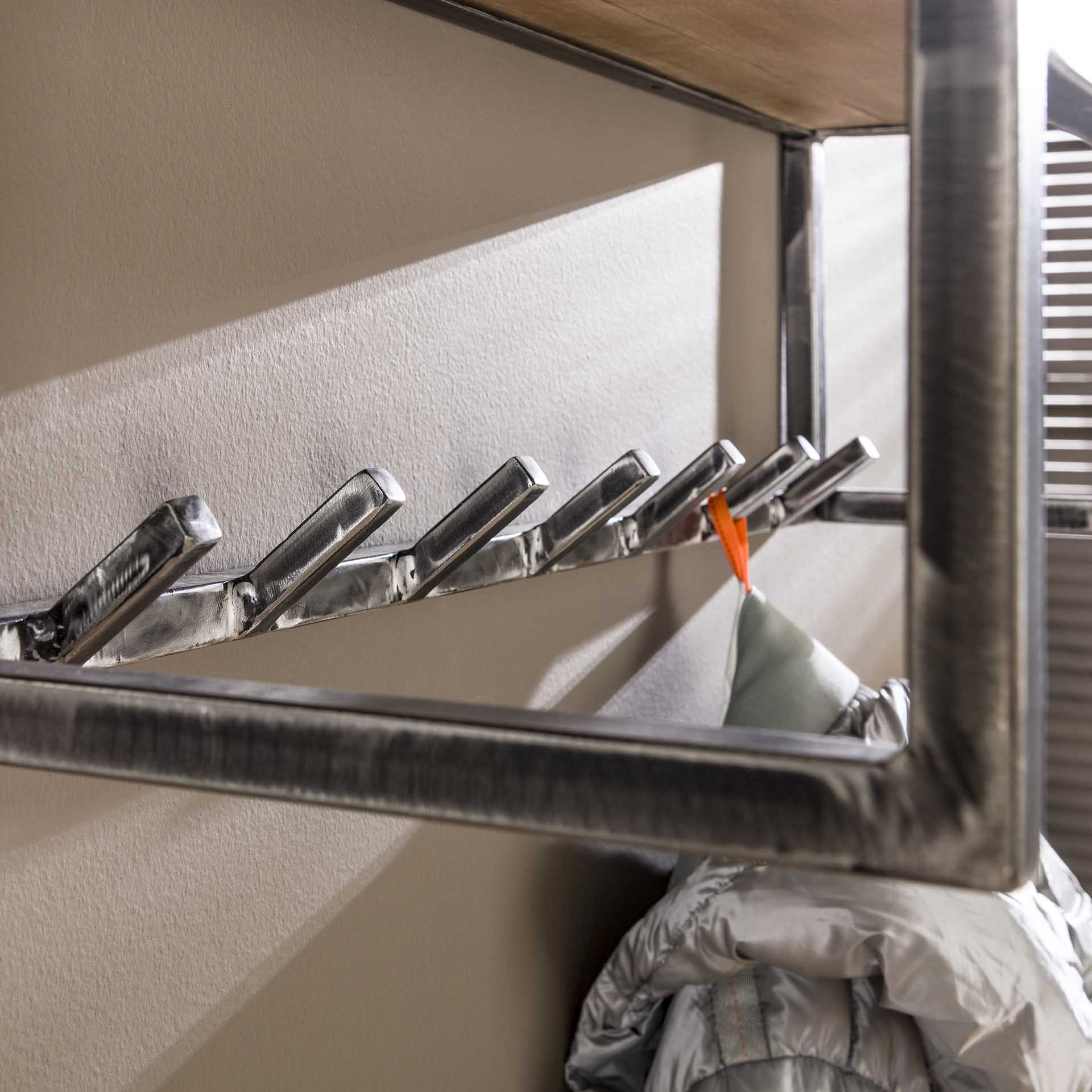Wandgarderobe mit 7 Haken mit Stange und Hutablage aus robustem Hartholz
